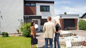Who Should Consider a Fast Cash House Buying Company?
